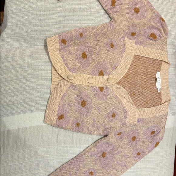 ASTR Tricia Floral Knit Cropped Sweater-retro-inspired with sweetheart neckline - Picture 8 of 8